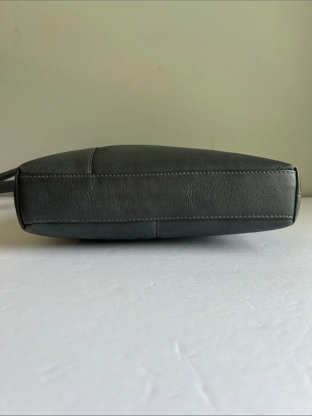 Le Donne Leather Crossbody Bag in Grey